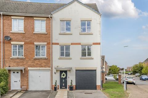 4 bedroom end of terrace house for sale, Mayflower Road, Covingham, Swindon, SN3