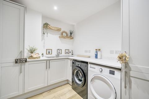 4 bedroom end of terrace house for sale, Mayflower Road, Covingham, Swindon, SN3