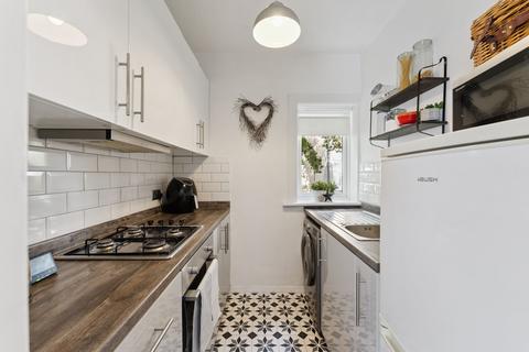 46 Pilton Drive, Edinburgh, EH5 2HG
