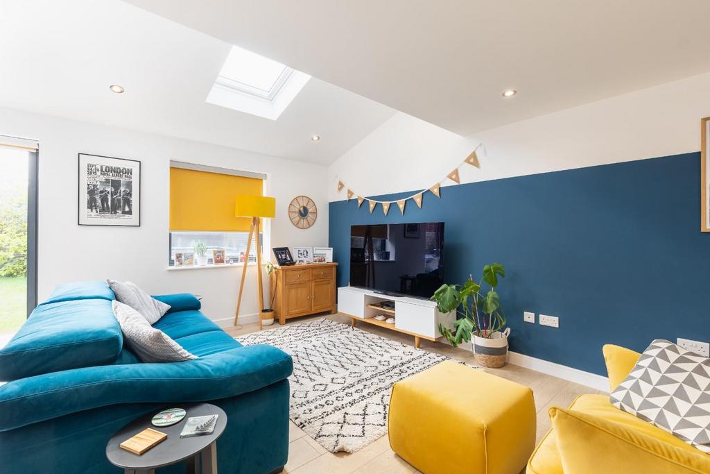 Kitch and family room-1.jpg