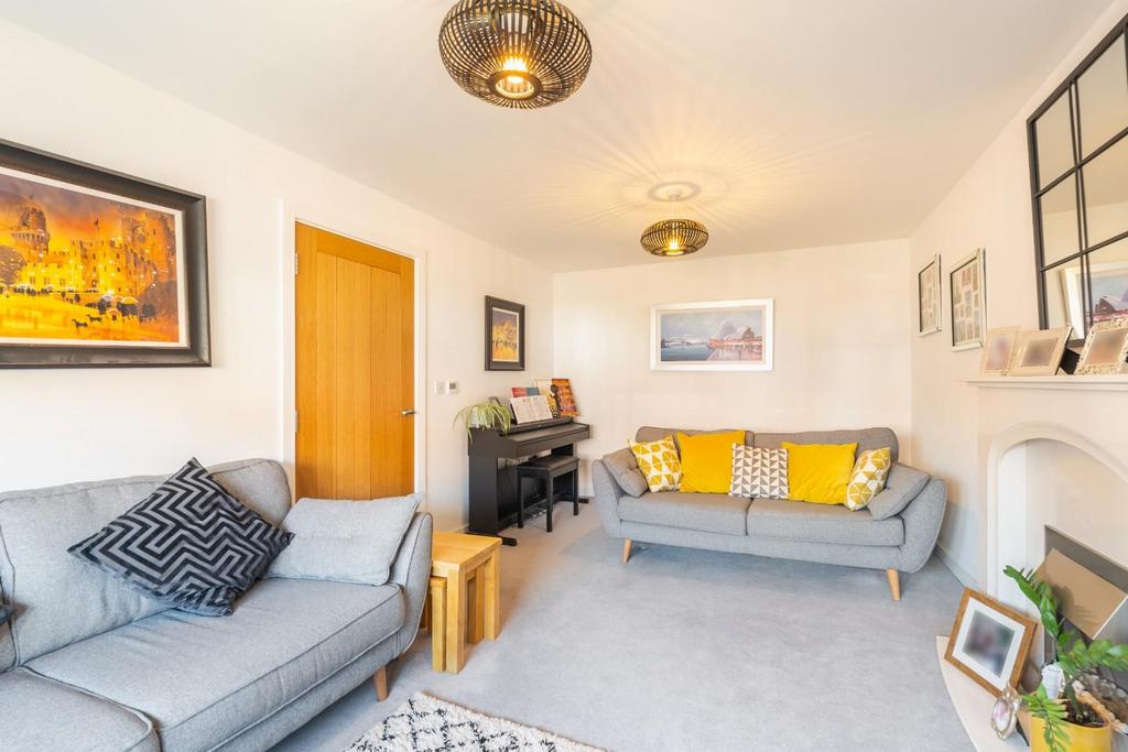 Lounge-2.jpg