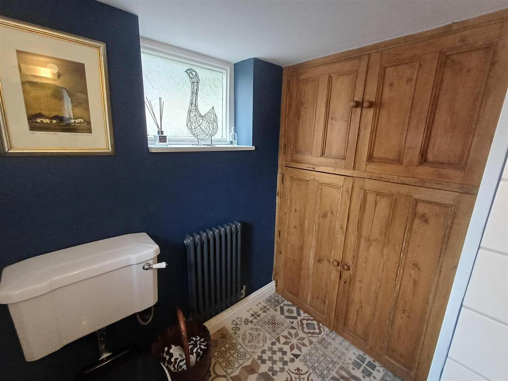 Downstairs wc 1.jpg