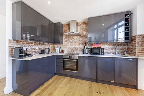2 bedroom flat for sale, Streatham Hill, London SW2
