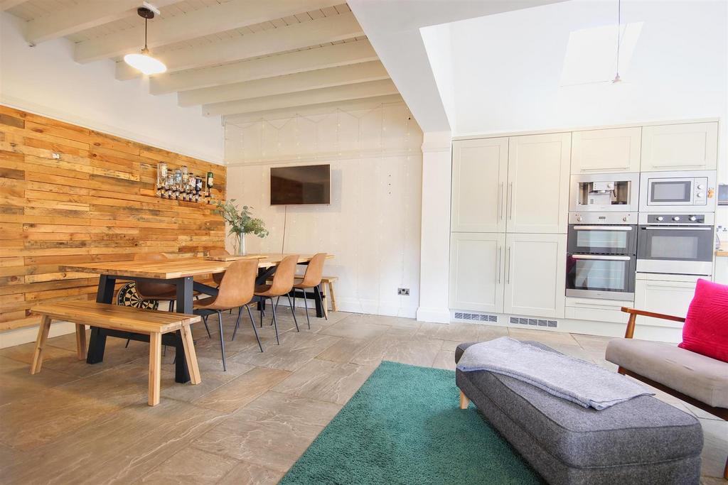 COMBINED DAY ROOM & DINING KITCHEN