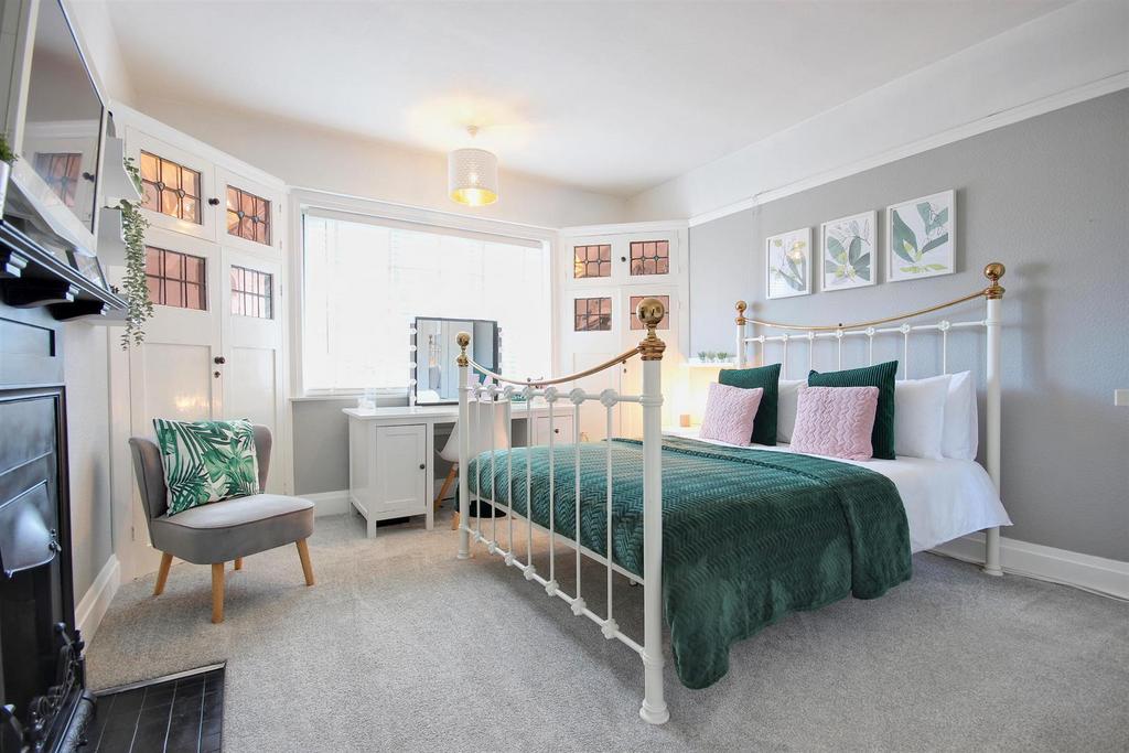 Bedroom 1 (rear)