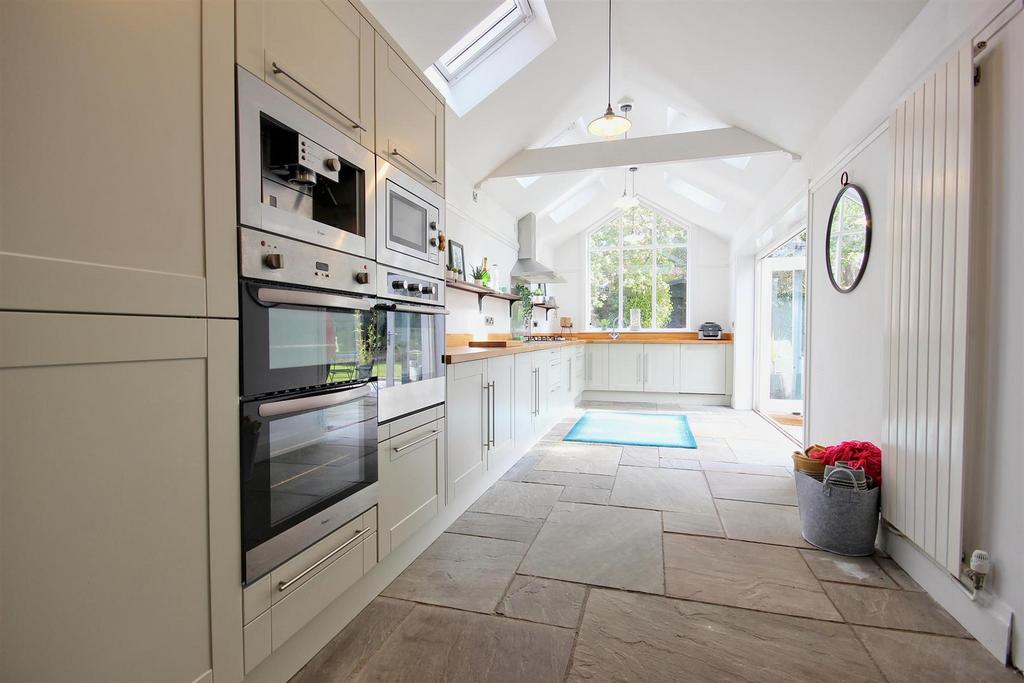 COMBINED DAY ROOM & DINING KITCHEN