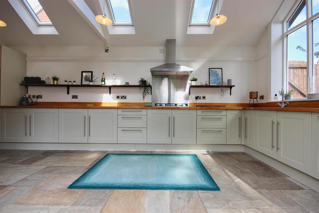 COMBINED DAY ROOM & DINING KITCHEN