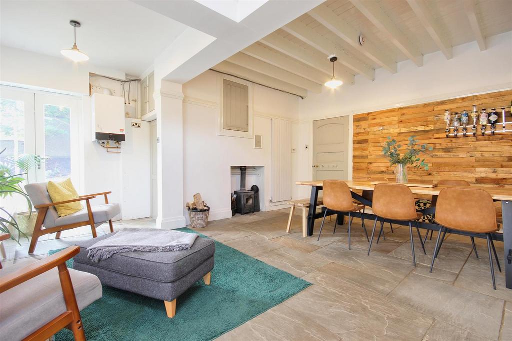 COMBINED DAY ROOM & DINING KITCHEN