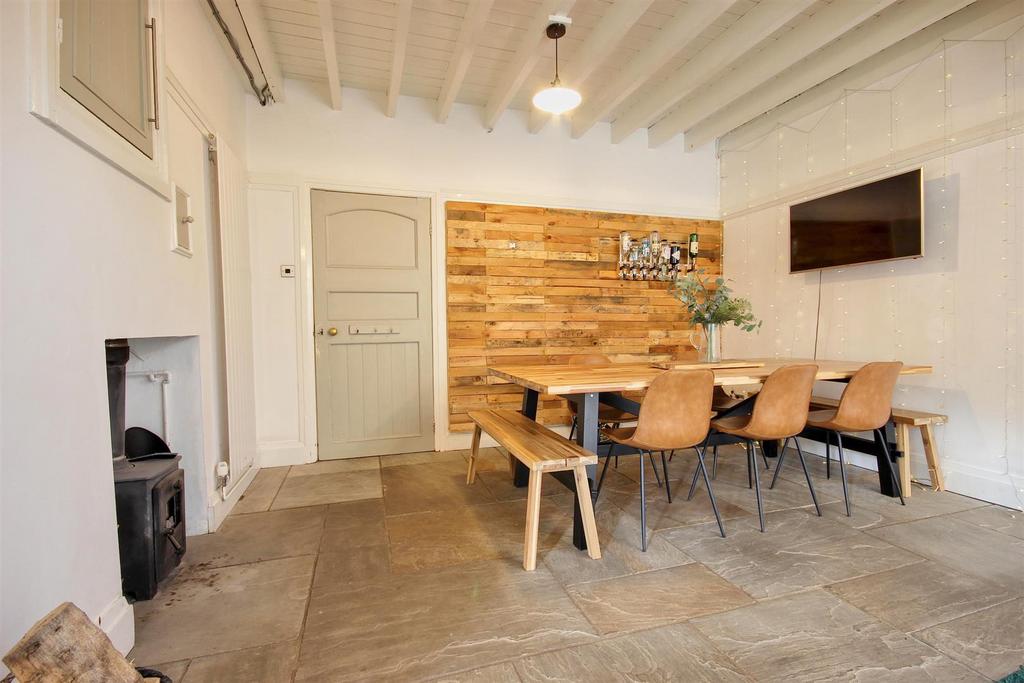 COMBINED DAY ROOM & DINING KITCHEN