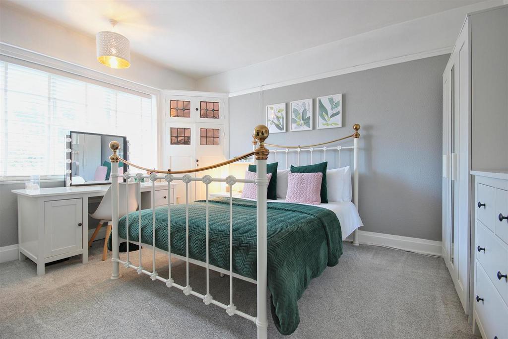 Bedroom 1 (rear)