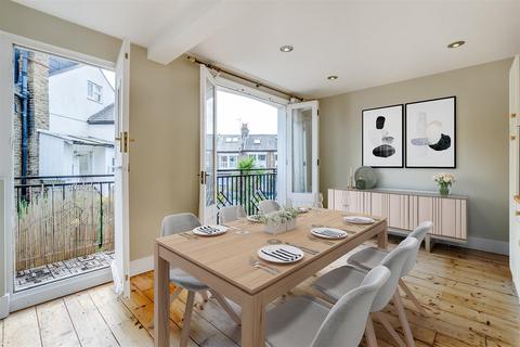 2 bedroom maisonette for sale, Balvernie Grove, London