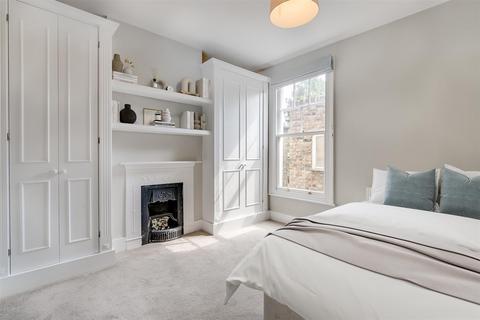 2 bedroom maisonette for sale, Balvernie Grove, London
