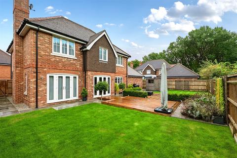 undefined, London Road, Hook RG27