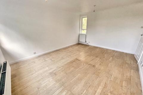 2 bedroom flat for sale, Branksome Wood Road