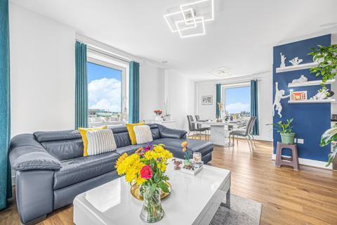 3 bedroom flat for sale, East Ferry Road, London