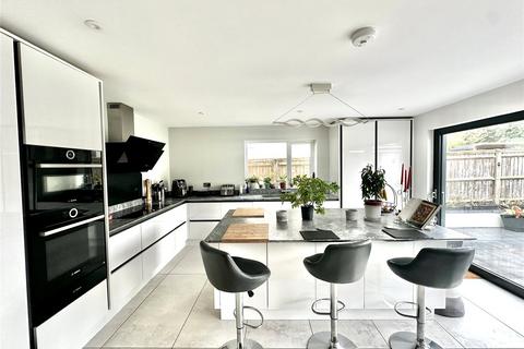 undefined, Daniells Walk, Lymington, Hampshire, SO41