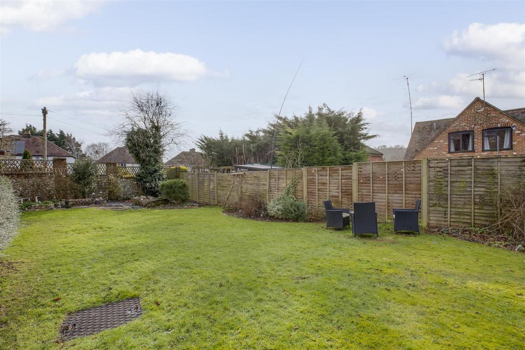 6 A Mill End Road, HP12 4 AX-14.jpg