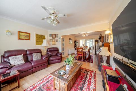 5 bedroom detached house for sale, Moorfield Road, Denham Green