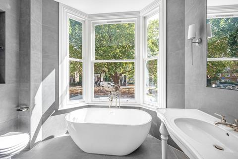 3 bedroom flat for sale, Petherton Road, Highbury, Islington, London