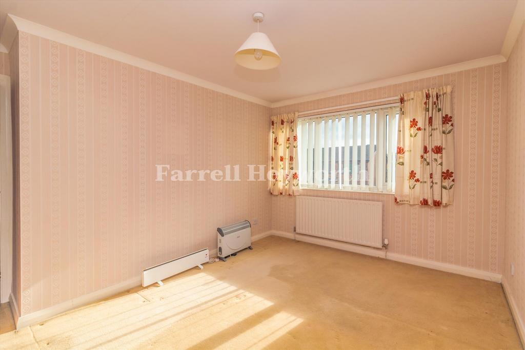 Bedroom 1 image 2