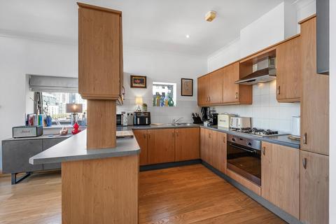 2 bedroom apartment for sale, City Harbour, London, E14