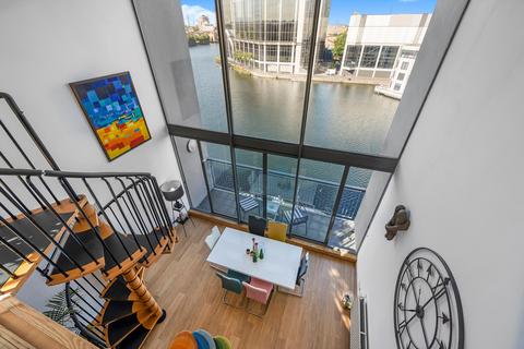 2 bedroom apartment for sale, City Harbour, London, E14