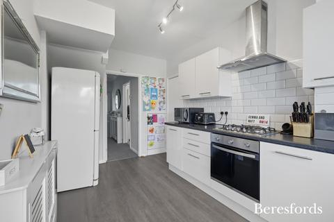 3 bedroom semi-detached house for sale, Front Lane, Upminster, RM14