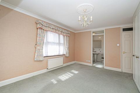 undefined, High Road, Buckhurst Hill, IG9
