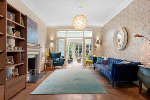 5 bedroom terraced house to rent, Blenkarne Road, Wandsworth, London, SW11