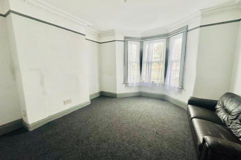 6 bedroom terraced house to rent, Newcastle upon Tyne NE4