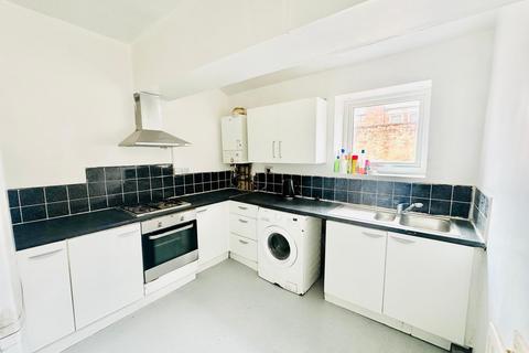 6 bedroom terraced house to rent, Newcastle upon Tyne NE4