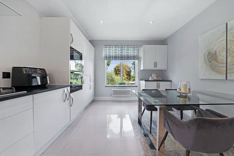 2 bedroom flat for sale, Holland Road, NW10