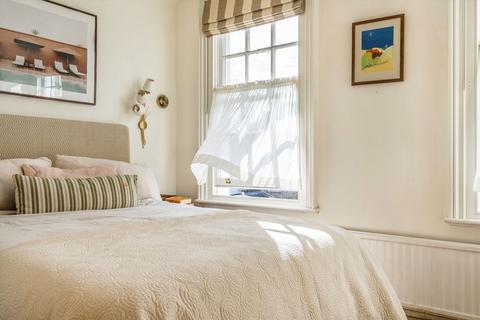 89 Oriel Road, London, E9 5SG