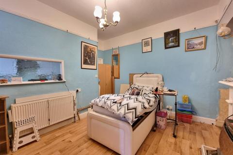 3 bedroom terraced house for sale, Hazeldene Road, Ilford