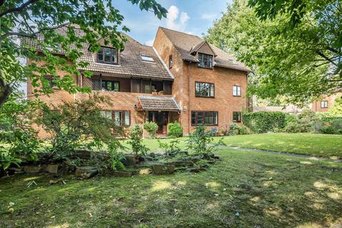 2 bedroom flat for sale, Westdene, Godalming GU7