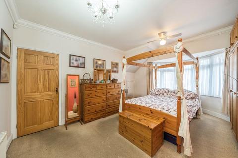 4 bedroom semi-detached house for sale, Twickenham Road, Old Isleworth TW7