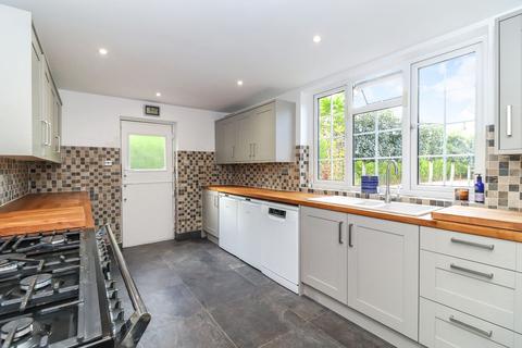 undefined, Bucknalls Lane, Watford, WD25