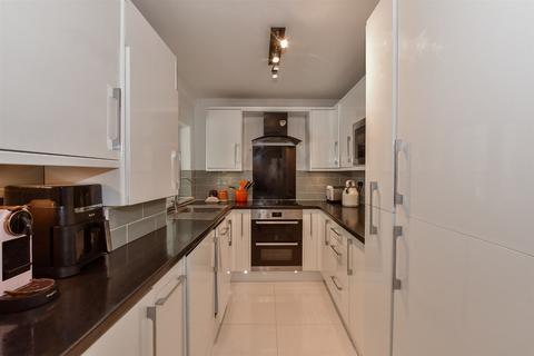 3 bedroom terraced house for sale, Connaught Road, Chatham ME4