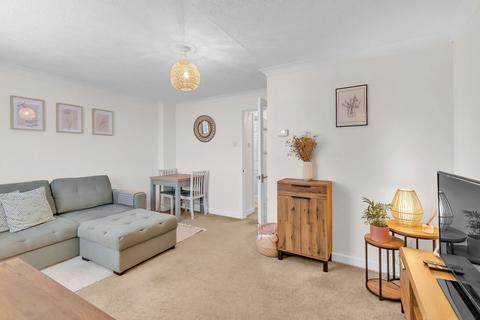 1 bedroom flat for sale, The Poplars, Hassocks, BN6 8PZ