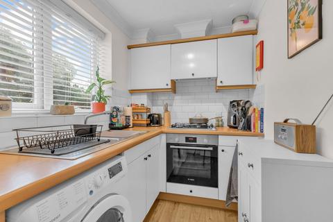 1 bedroom flat for sale, The Poplars, Hassocks, BN6 8PZ