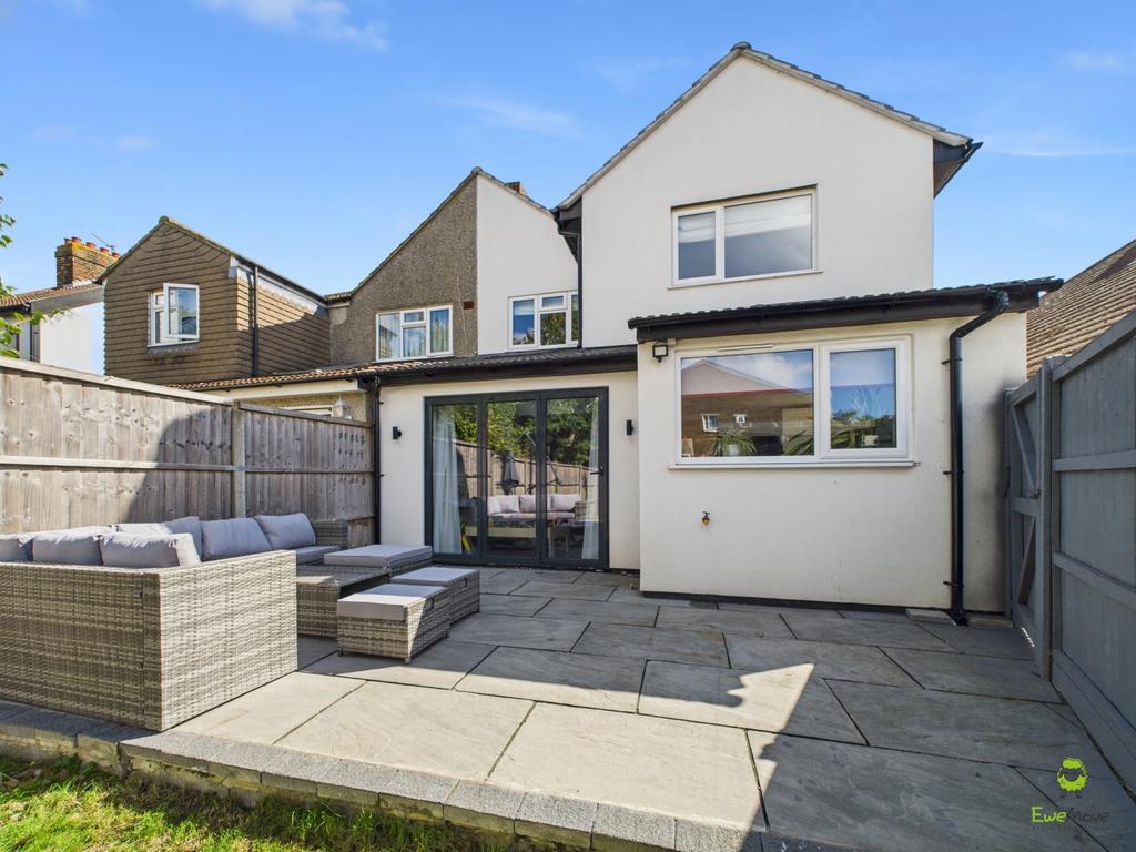 Presented by Nicoleta at Ewe Move Bexleyheath and