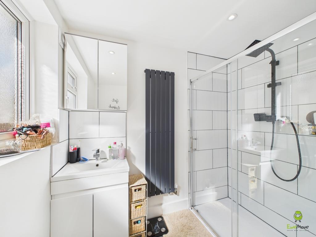 Presented by Nicoleta at Ewe Move Bexleyheath and