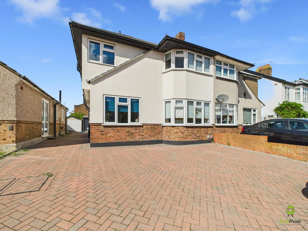 Presented by Nicoleta at Ewe Move Bexleyheath and