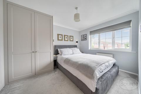 26 Mandeville Close, Guildford, GU2 9YA