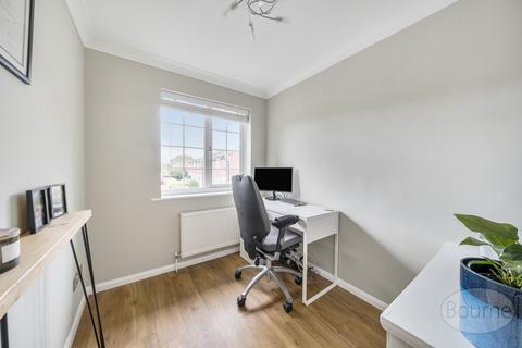 26 Mandeville Close, Guildford, GU2 9YA