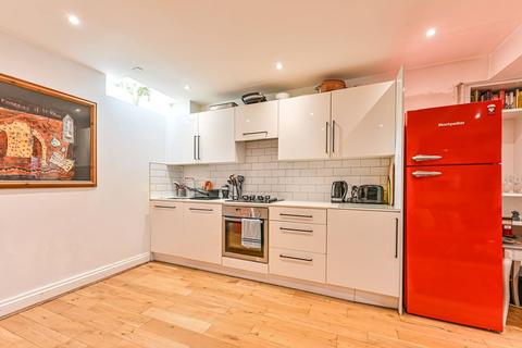 3 bedroom flat to rent, Railton Road, Herne Hill, London, SE24