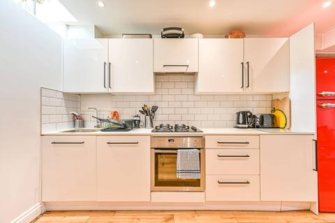 3 bedroom flat to rent, Railton Road, Herne Hill, London, SE24