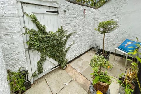 2 bedroom end of terrace house for sale, Albion Street, Chester, Cheshire, CH1
