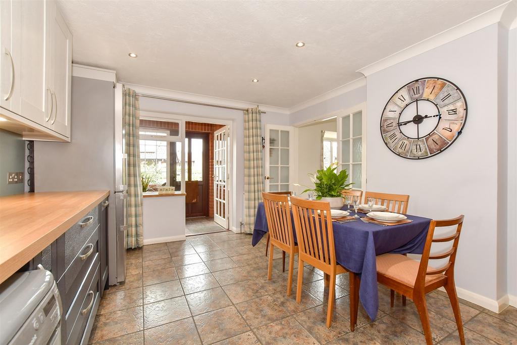 Kitchen/ Breakfast Room