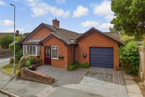 4 bedroom detached bungalow for sale, Knights Meadow, Uckfield, East Sussex